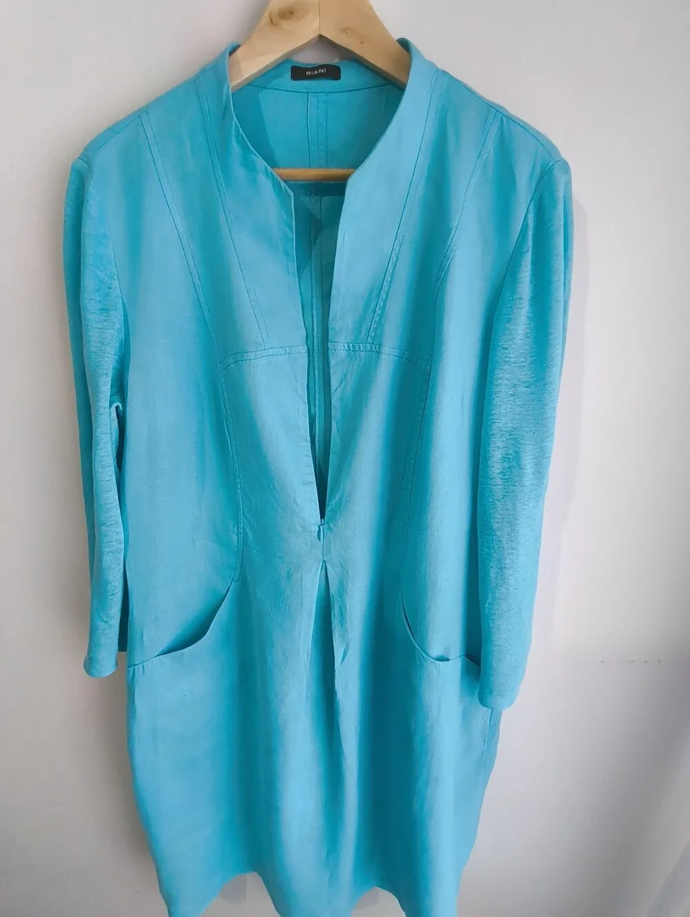 RIANI Bright Turquoise V-Neck Tunic with Pockets - Picture 4 of 15